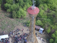 Z nové rozhledny Špulka na Benešovsku jde za dobré viditelnosti vidět i Sněžka.