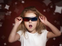 Nadměrné sledování 3D obrazovky může poškodit zrak dítěte. Foto: istockproto.com