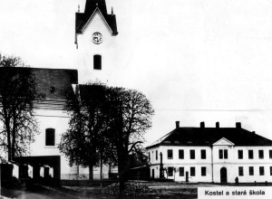 Obecná škola u kostela sv. Filipa a Jakuba ve Zlíně, 20. Léta 20. století Obecná škola u kostela sv. Filipa a Jakuba ve Zlíně, 20. Léta 20. století
