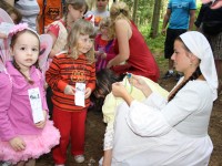 Děti mohou ve Velkých Karlovicích vyrazit na Pohádkovou cestu lesem