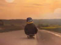 Dítě a jízda na skateboardu: Na co si dát pozor?