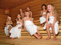 Speciální saunové rituály děti zabaví a podpoří jejich imunitu  (Foto: www.valachy.cz)
