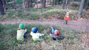 Děti v lese