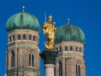 Frauenkirche vyniká svými dvěma kupolemi. Foto: Deutsche Zentrale für Tourismus e.V. /Kiedrowski, Rainer